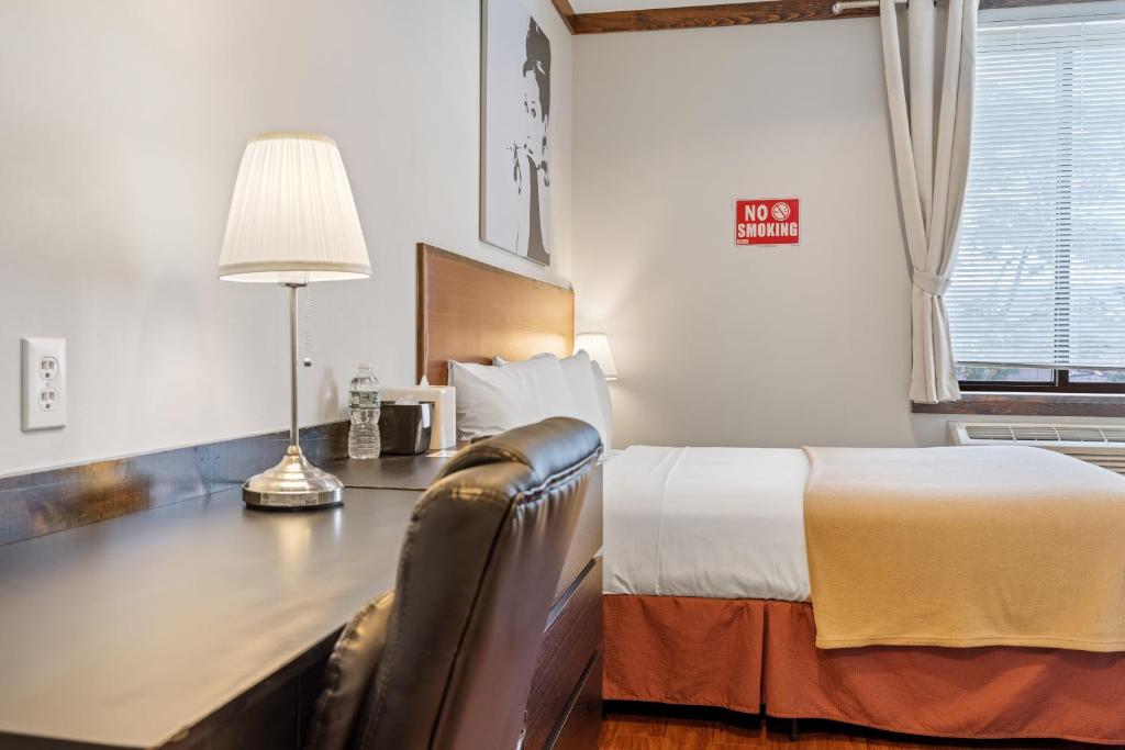 Room image 3
